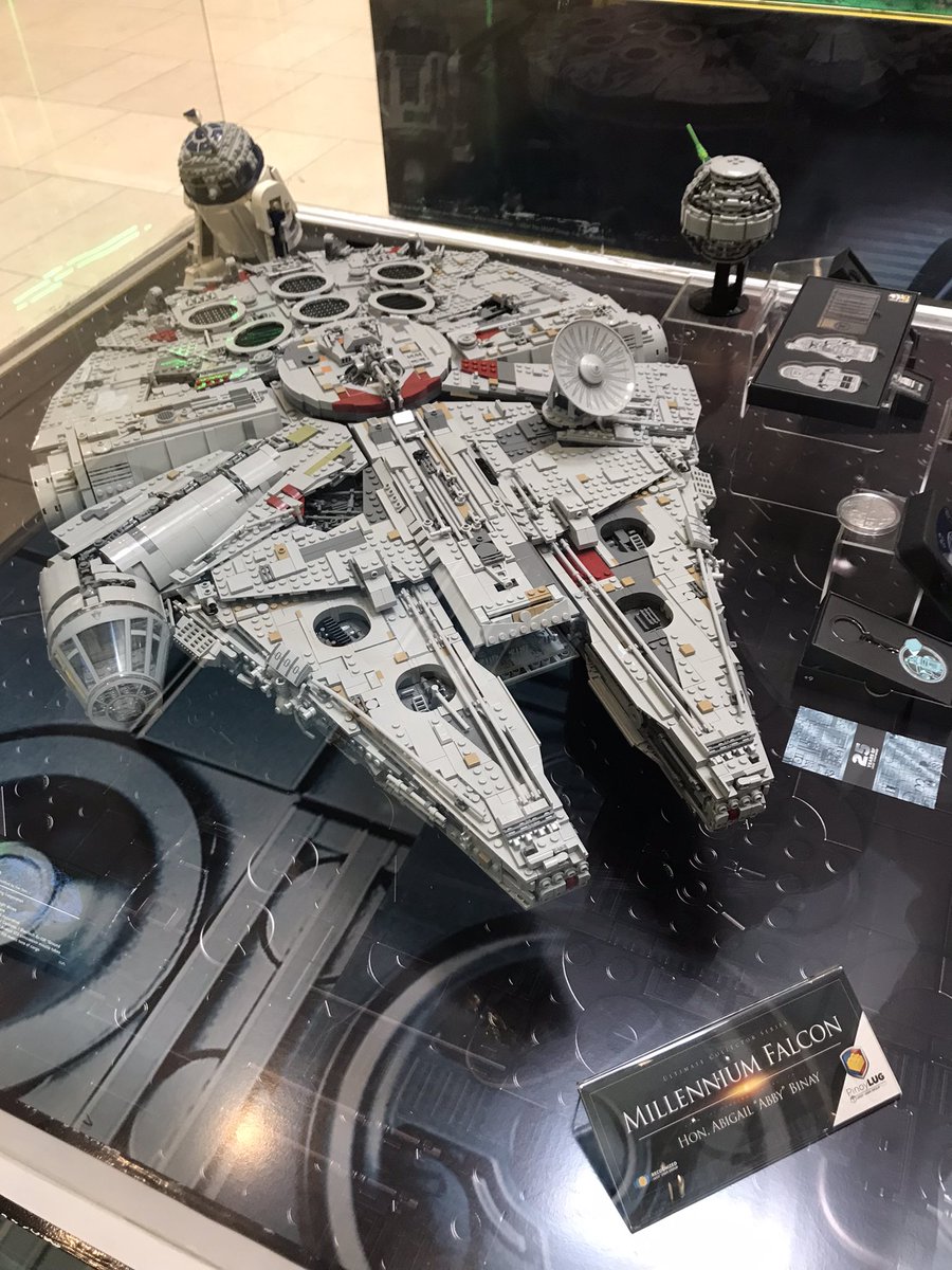 wrmanuel's tweet photo. .@Mayora_Abby’s Millenium Falcon https://t.co/ics4FA7HDq