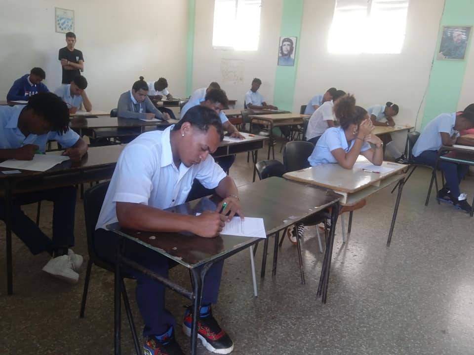 Se aplica este #Martes el examen de ingreso a la Educación Superior, de la asignatura Matemática. Al igual que en toda #Cuba, desde #Artemisa se garantiza la calidad del proceso. #UAporCuba #EducaciónSuperior