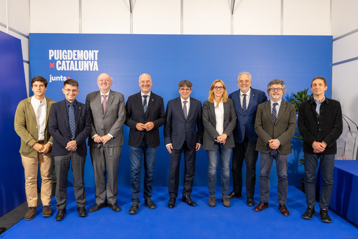 📸 El president @KRLS Puigdemont i el candidat @CastellaToni s'han reunit avui amb els rectors de les universitats públiques de Catalunya. #PuigdemontPresident