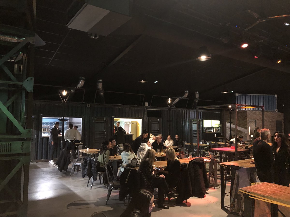 🥙 Food court : la nouvelle tendance culinaire débarque à Fréjus 🔝 ÔCargo Fréjus a été officiellement inauguré dans un complexe de plus de 680m2 : burger, mexicain, asiatique, italien… Le lieu, doté de terrasses extérieures, propose aussi des évènements festifs.