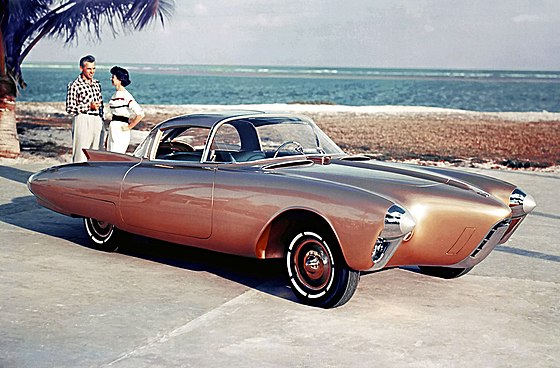The #Oldsmobile #GoldenRocket was a 2 seater #Spacerace influenced #car built by Oldsmobile for the 1956 @GM #Motorama. Its wherabouts are unknown, but there are no records of its destruction either.