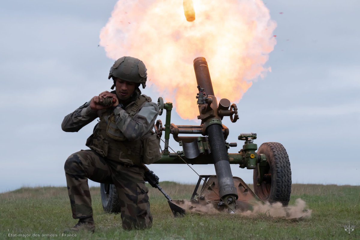 [𝗥𝗼𝘂𝗺𝗮𝗻𝗶𝗲 - Mission Aigle]

Retour en photos sur l’exercice de tir EAGLE THUNDER.

➡ Matériel Elynxo utilisé : Goniomètre de tir GP2M

📸 Etat Major des armées

#optronics #defense #industry #defense #industry #HomelandSecurity #MissionCritical #ArmedForces