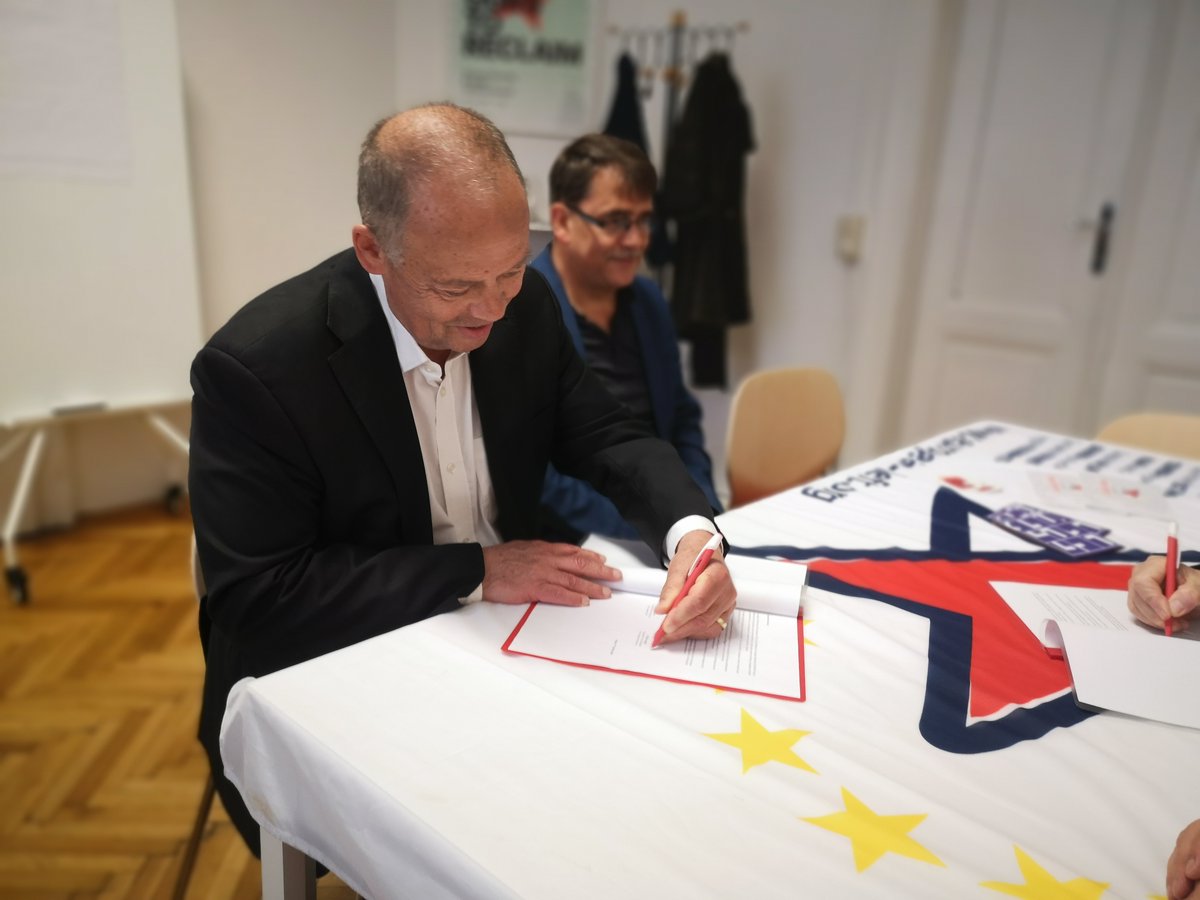 Yes Solidarity for Hungary Movement (ISZOMM Party) @igenszoli and the @europeanleft have today signed a partnership agreement