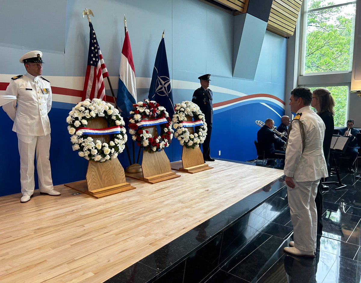 We commemorated #RemembranceDay at the embassy Saturday. We laid wreaths for the fallen, observed 2 minutes of silence, and listened to the Brass Quintet of the US Air Force Band and children of De Nederlansde School recite a poem they wrote. Thank you to everyone who joined us.