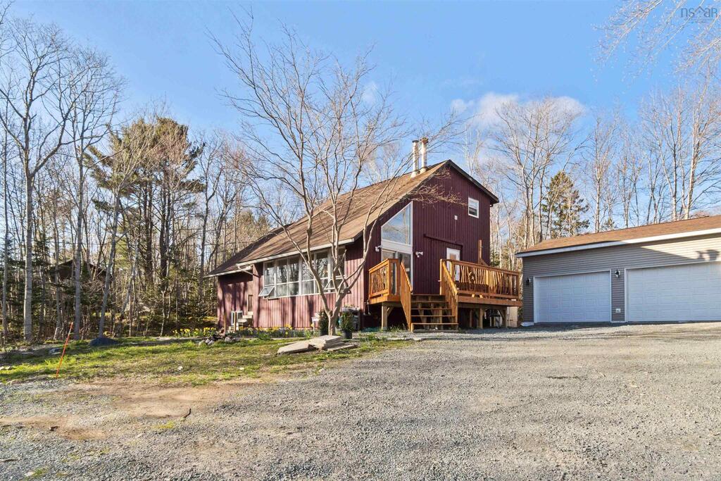 viewpoint_ca's tweet image. $599,900 FOR SALE
5 Beds | 3 Baths | 2,494 sq. ft.
84 Windsor Drive, Stillwater Lake

In sought after Stillwater Lake, you will be excited to view this 5 bedroom, 3 bath contemporary home with triple car garage. 

Listed by ViewPoint agent Lydia MacIsaac
viewpoint.ca/cutsheet/20240…