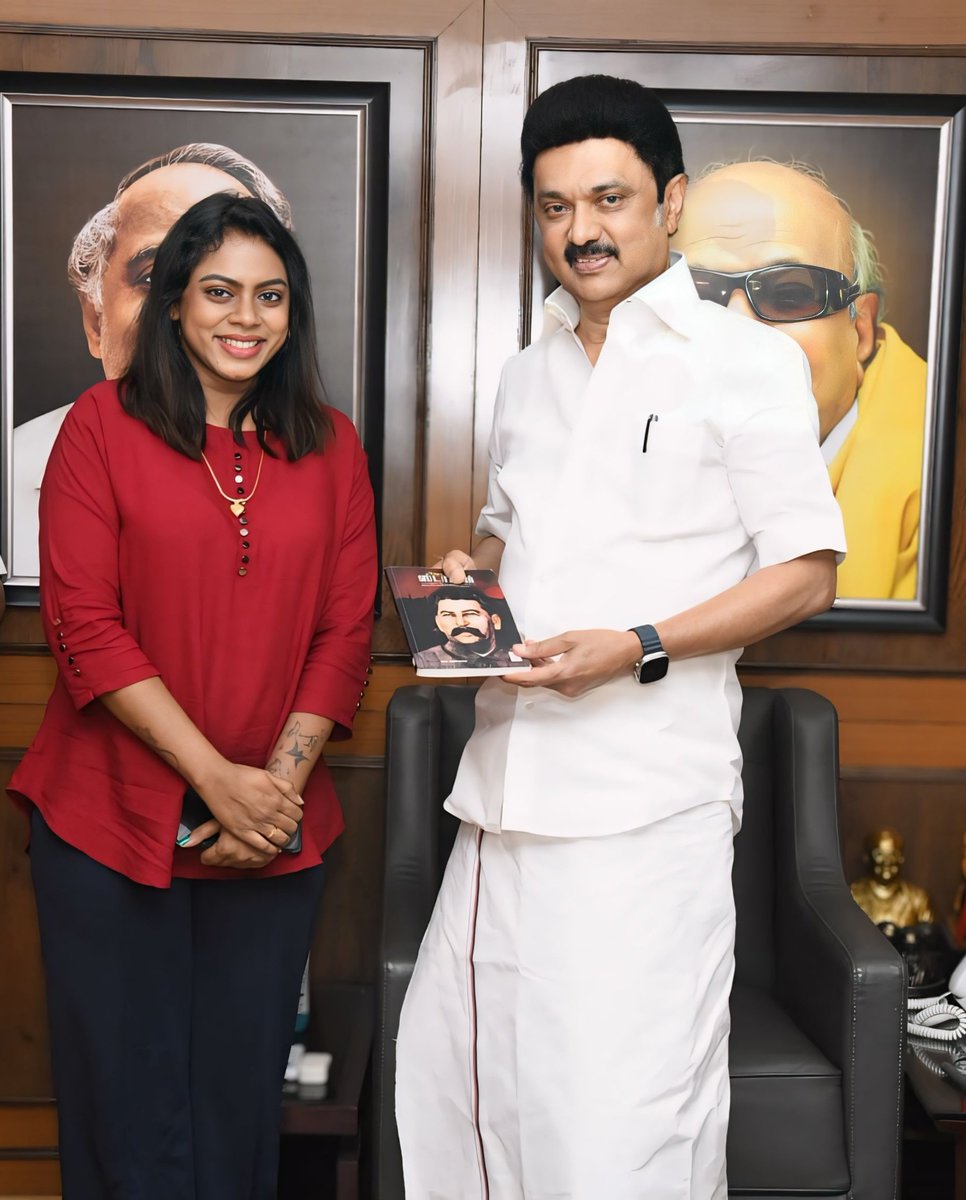 MercyChithra's tweet image. நான்காம் ஆண்டில் அடியெடுத்து வைத்திருக்கும் திராவிட மாடல் அரசு. முதல்வரை சந்தித்ததில் பெரு மகிழ்ச்சி ❤️
@arivalayam @mkstalin