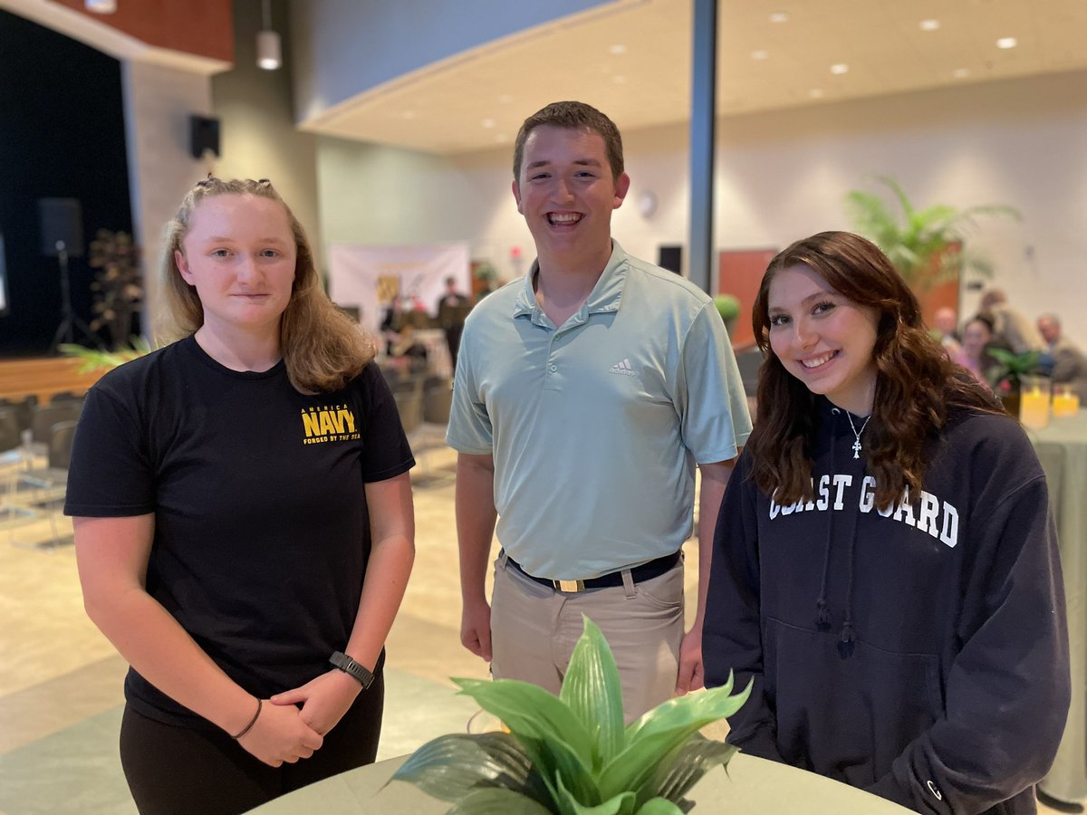 Honoring these outstanding humans @ the @WorcesterSystem Military Commitment Ceremony. H Smith, J Corbin, & M Herrell enlisted in the USArmedForces & we’re grateful that they’ll bring their talents (& Decatur) as they serve our nation. #SeahawksSoar #OnceASeahawkAlwaysASeahawk