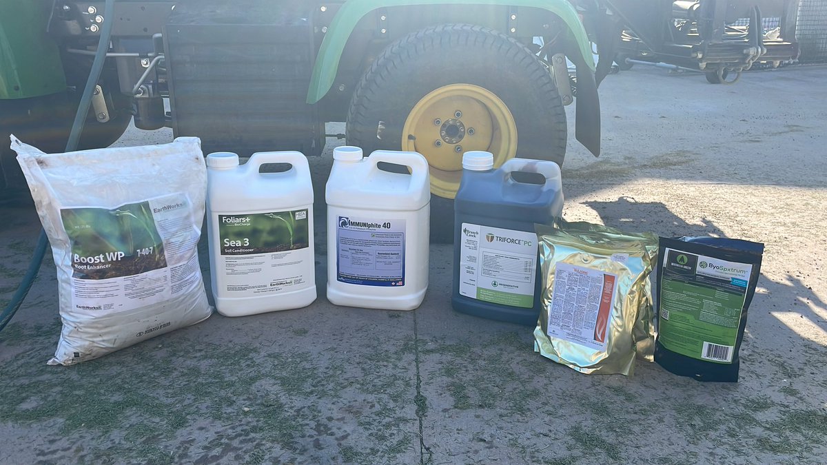 Today's foliar app brought to you by @earthworksturf Fisher and Son @synatek @BranchCreek @verdesian @mirimichigreen. Let's get the grass glowing.