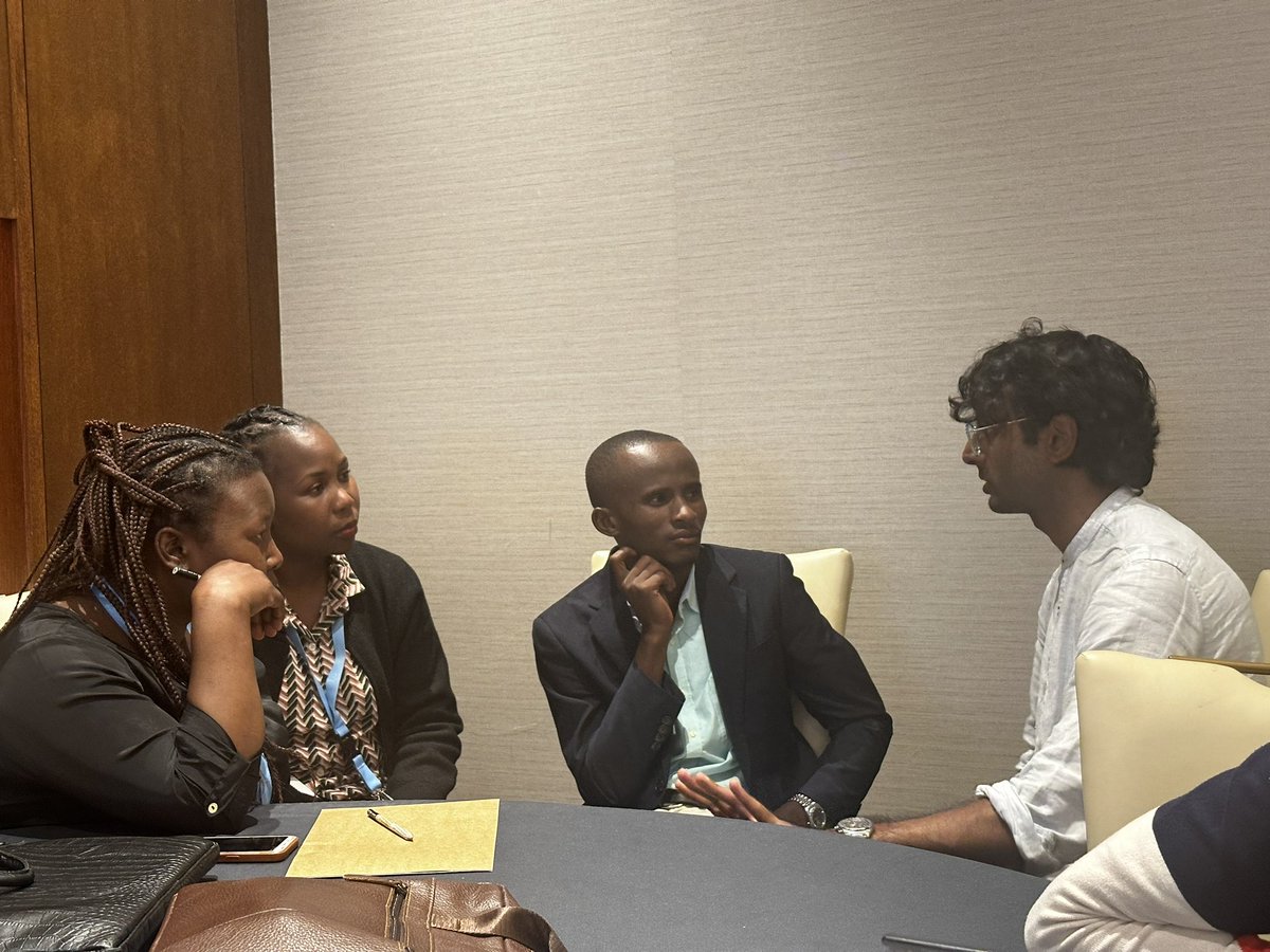 Aaron Acudaš (@aaronacuda) on Twitter photo Dragonsā Den sessions at #CBA18
Participants are working with the dragons from (<a href="/grp_resilience/">globalresilience.bsky.social</a>, <a href="/UNDP/">UN Development</a>, <a href="/ClimateKIC/">EIT Climate-KIC</a> & <a href="/SouthSouthNorth/">SouthSouthNorth</a>) to develop business pitches Dragonsā Den sessions at #CBA18
Participants are working with the dragons from (<a href="/grp_resilience/">globalresilience.bsky.social</a>, <a href="/UNDP/">UN Development</a>, <a href="/ClimateKIC/">EIT Climate-KIC</a> & <a href="/SouthSouthNorth/">SouthSouthNorth</a>) to develop business pitches