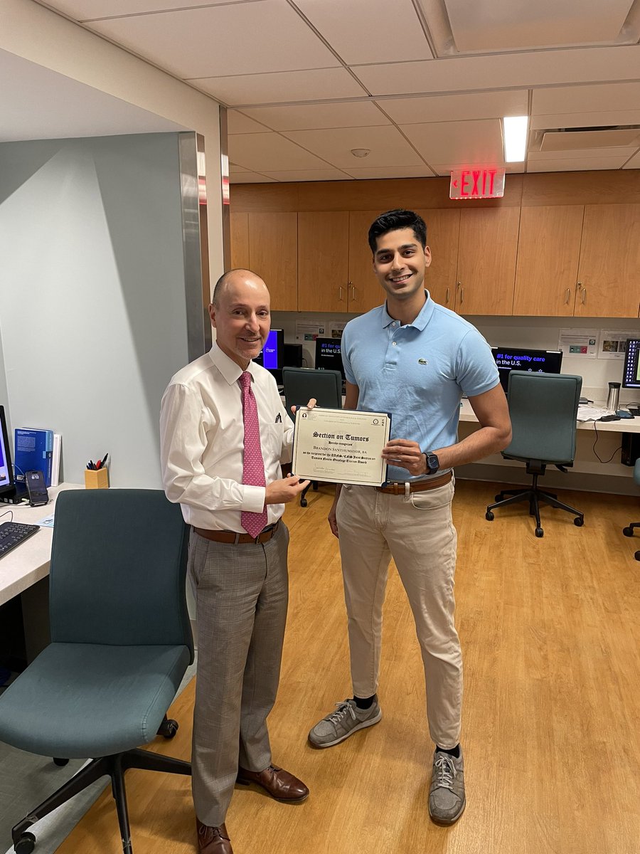 bsmayor98's tweet image. What a wonderful time seeing everyone at #AANS2024 in Chicago! The theme of “what matters” was a perfect opportunity for reflection and goal-setting. The cherry on the top was receiving an honor for my research done this year at NYU! @GammaNyu @DKondziolkaCNS @AANSNeuro
