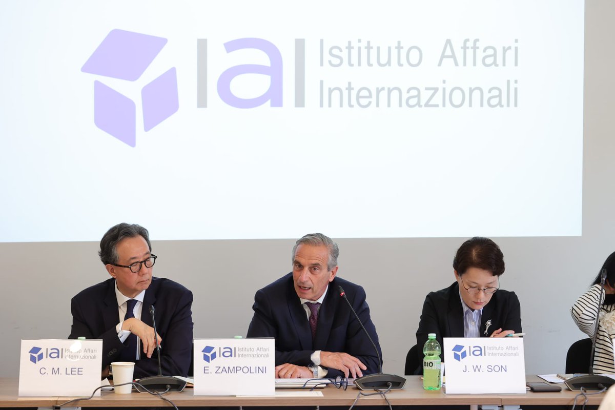 Enrico Zampolini @Thales_Alenia_S Italia: There is a long history of cooperation between Italy and the ROK in the space industry. We did a transfer of technology from Italy to Korea for a local program of the Korean government. Now we are both suppliers and partners.