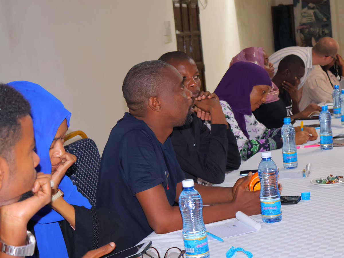 The #Kujenga_Amani_Project, co-funded by @EUinKenya , begins a 3-day #Media_and_Peace_Building Journalism Training at @ReefHotel. @Mwarpkenya hosts journalists from #Kwale & #Mombasa - mainstream, #social_media_influencers, #bloggers & #vloggers. @CefaKenya | @Samba4Youth |