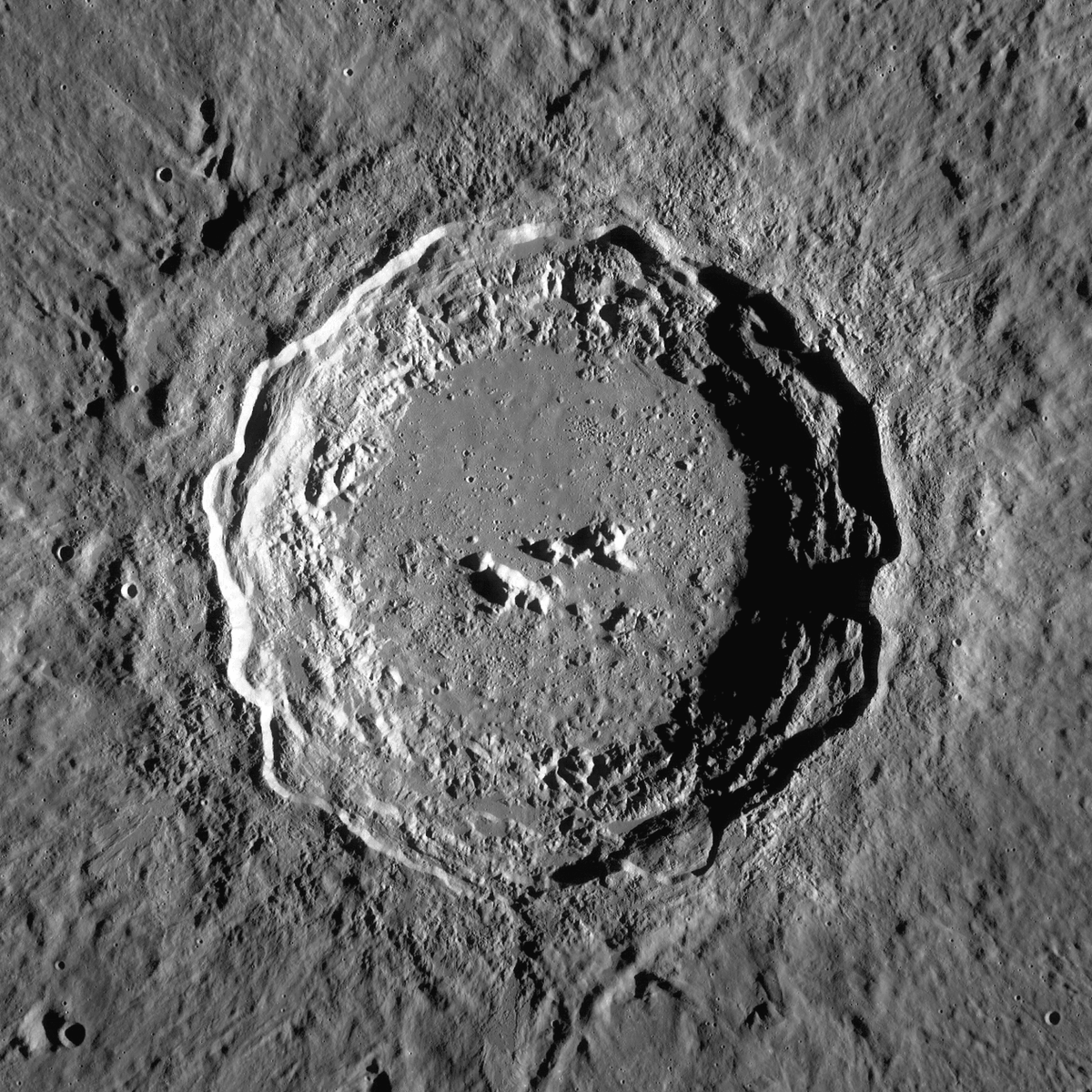 #OnThisDay in 1965, Luna 5 crashed into the Moon's surface. It was launched by the USSR and intended to be the first soft landing of a spacecraft on the moon, however did not fire its main engine and impacted the Copernicus crater, seen below.