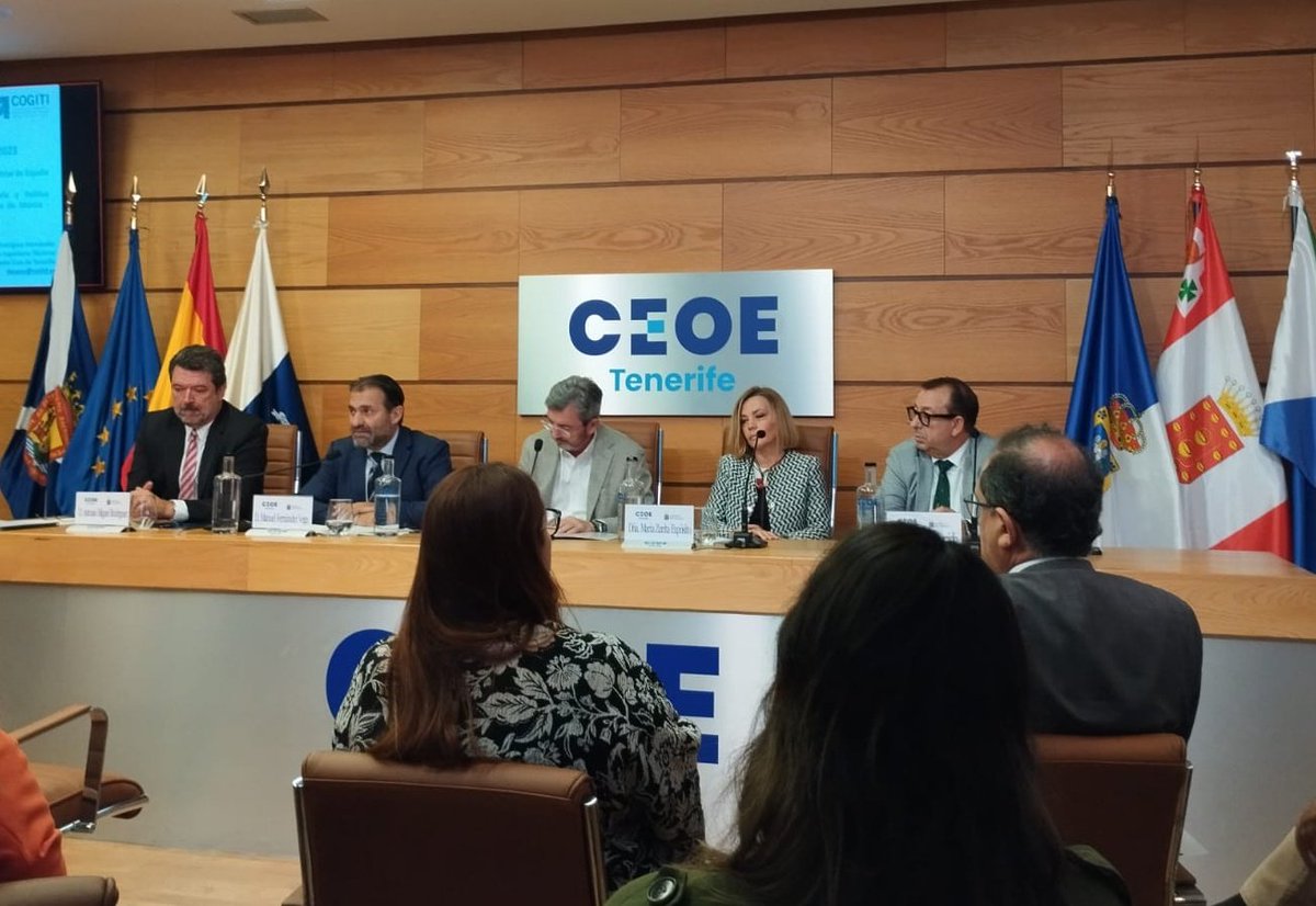 Nuestro Decano ha realizado hoy, en la sede de la CEOE de Tenerife, la presentación del informe correspondiente al VII Barómetro Industrial elaborado por COGITI y Cátedra Internacional COGITI de Ingeniería y Política Infustrial (UCAM).