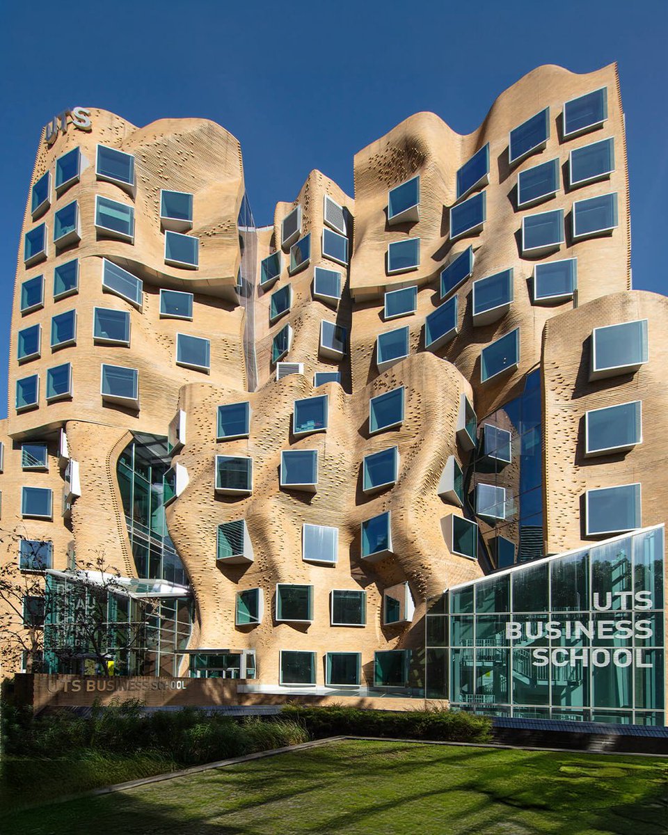 Dr Chau Chak Wing Building UTS in Sydney, created by Frank Gehry, also known as the ‘paper bag’ building, is a multi-award-winning design based on the flexible commercial space concept. Made of brick in a unique curved form, the building is a distinguished representation of…