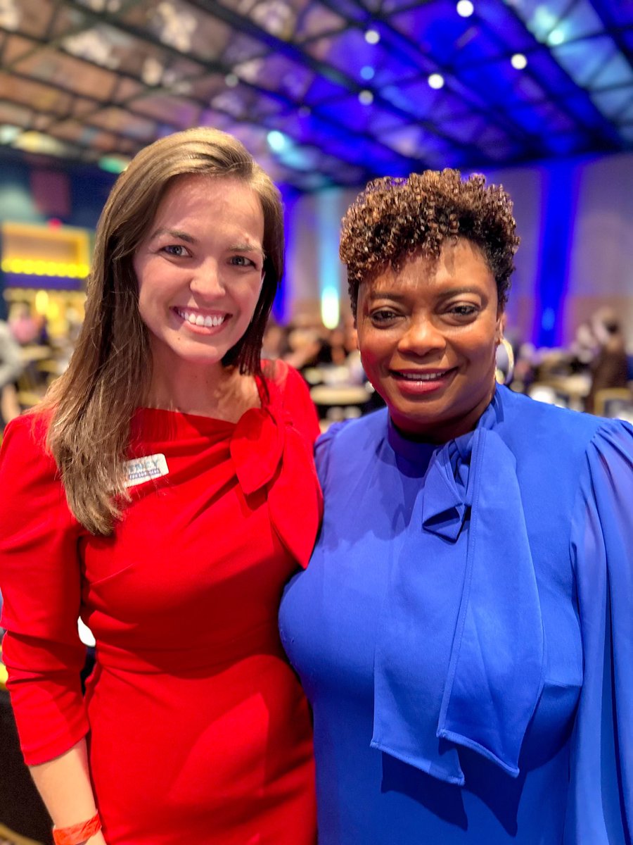 whitfox's tweet photo. ⭐️Energized and inspired! 🌊 Had an incredible time at the Florida Democratic Party's Leadership Blue 2024 conference with fellow Democrats committed to making a real change. Let’s bring this energy to the polls! 🗳️✨

#LeadershipBlue2024 #FLDems #TeamWhitney #FoxForCongress https://t.co/57ITfKOSnO