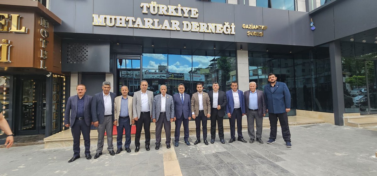 Türkiye Muhtarlar Derneği G.Antep Şube Başkanı ve Savcılı Mahalle Muhtarımız @AhmetTitiz27 Muhtarımızı ziyaret ederek hayırlı olsun dileklerimizi ve seçimdeki katkıları için teşekkürlerimizi sunduk. @RTErdogan @FatmaSahin