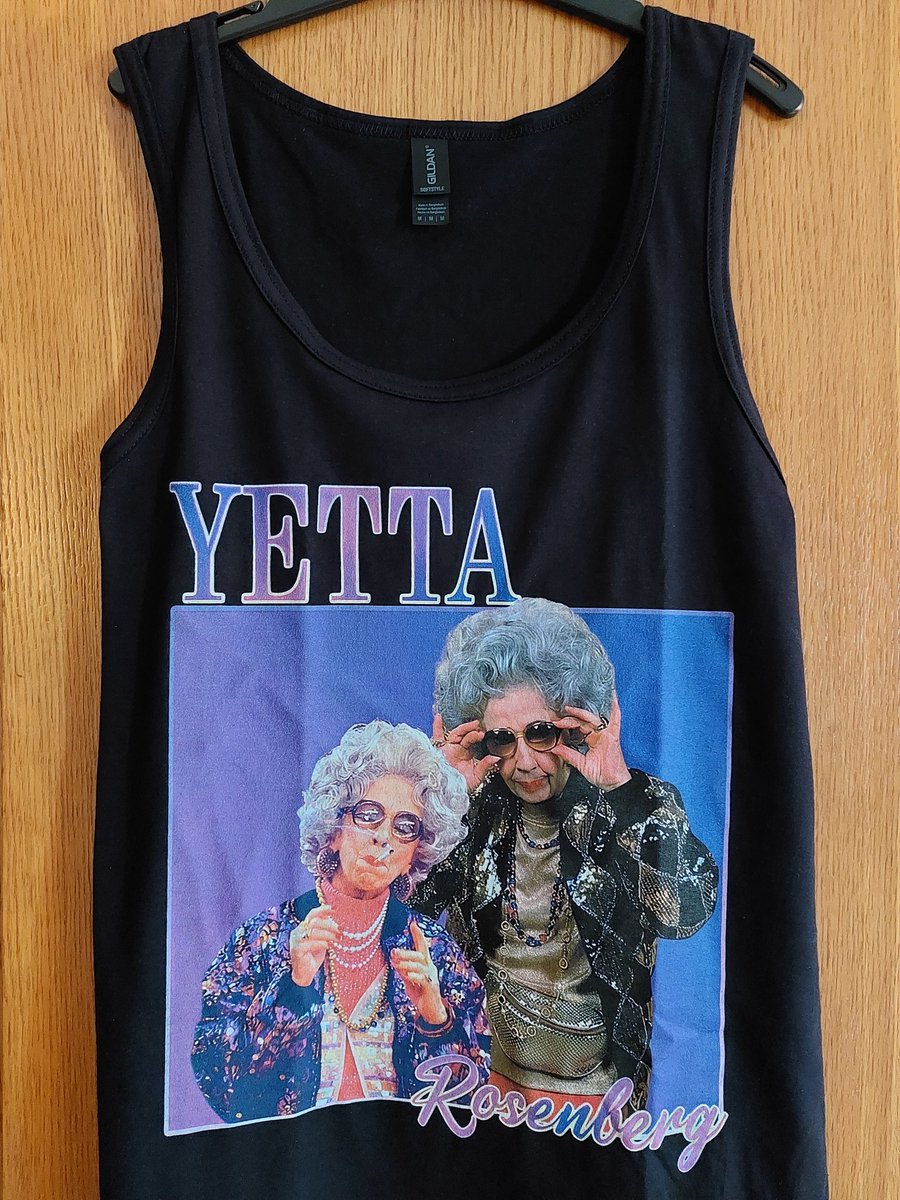 AronKunzmann's tweet photo. Mein neues Shirt ist heute aus den USA gekommen und ich liebe es einfach
#DieNanny #Yetta https://t.co/up2RMOTTJz