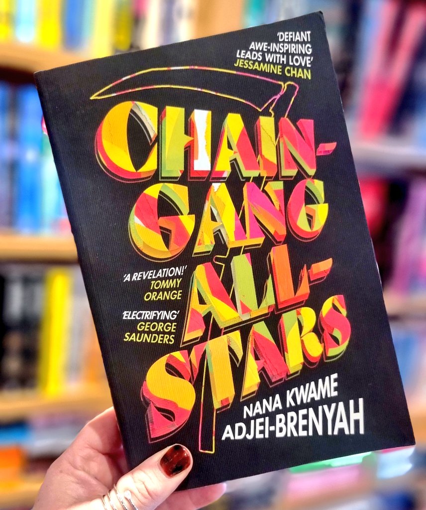 BridgeBooksDro1's tweet image. Met Gala outfits as book covers. 
(A one-off thread as it's way too much work 😂)
I have no idea who most of these people are, btw, but the books are fab! 
🧵