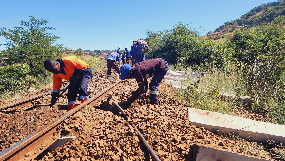 Work has commenced on the rehabilitation of the 10km Mutare-Machipanda line. The work involves re-sleepering the stretch, replacing worn out rail and applying new ballast.