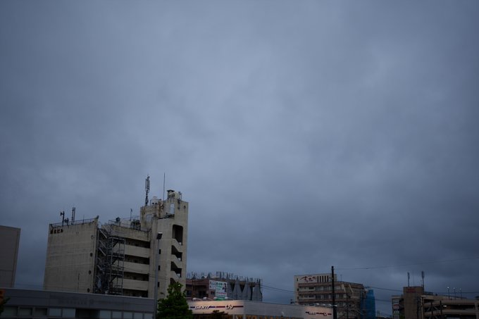 「建物 曇天」のTwitter画像/イラスト(新着)