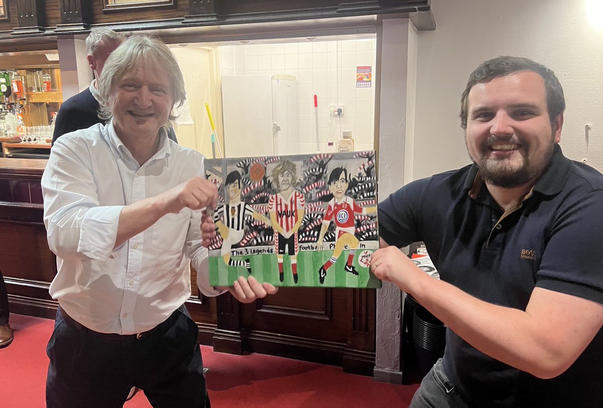 This painting was purchased by the lad on the right last Friday night at the 3 Legends reunion, this September I will be having an exhibition displaying 50 odd paintings. I find art therapeutic,and a way of getting my opinion over with a brush as opposed to my tongue.