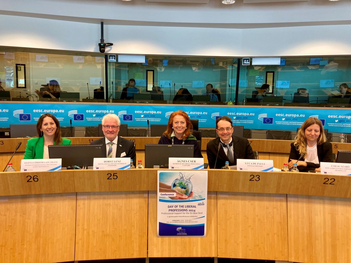 🔴 We are back with the last #LiberalProfessions panel on creating a water-fit framework for Europe:

💧 Overcoming legal challenges
💧 Importance of a cross-sectoral strategy
💧 New skills for #EUBlueDeal
💧 Water as fundamental element of #agriculture

📺europa.eu/!VjjYXr