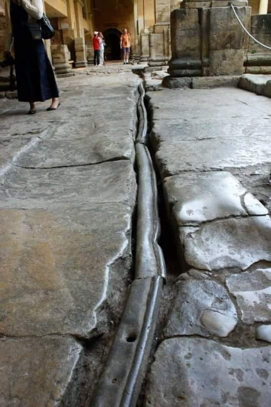 2000 year old Ancient Roman lead pipes in Bath, England. Some of 'em are still in use!

Follow us now for more intriguing histories of yore!

©️ Roman Empire

#History #ancient #ancienthistory #historynerd #AncientRome #Rome #Roman #England #Bath