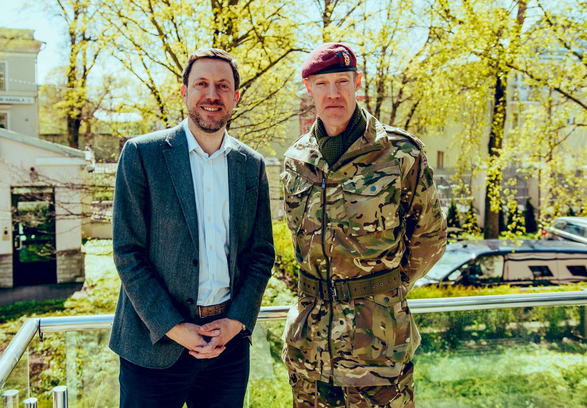 Excellent that @16AirAssltBCT - the Army's Global Response Force - is here for Exercise Spring Storm, along with 🇬🇧 Chinook, Wildcat and Apache helicopters. I know Estonians like hearing and seeing 🇬🇧 helicopters in the skies above - keep an eye and ear out! 🇬🇧🇪🇪