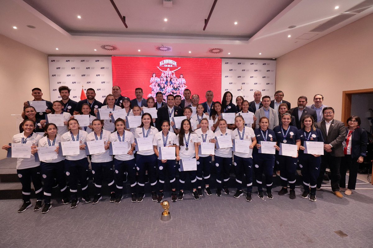 ¡Bienvenidas a casa, #AlbirrojaFEMSub20! 🇵🇾 Felicitaciones, guerreras albirrojas, por este logro que enaltece al fútbol paraguayo. ¡El Mundial las espera! 🏆