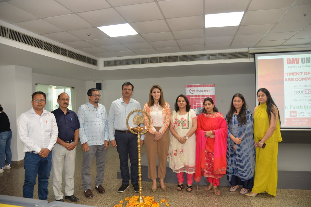 Team of Sarthik Mahajan and Mansi Mandla wins DAV University&amp;#39;s Inter-Department Debate Competition 
davuniversity.org/news/-551