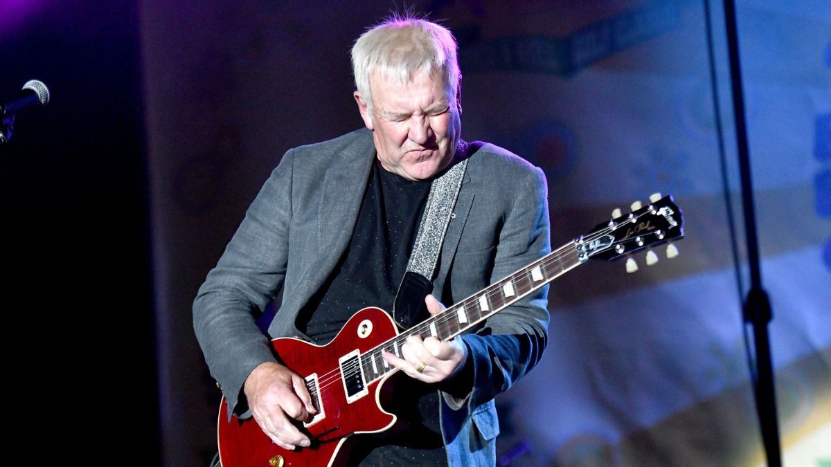 “Nobody cares about new material anymore. They just want to hear the old stuff from guys like us”: Alex Lifeson says he’s jamming with Geddy Lee again – but they sound like a “really bad tribute band” trib.al/I3B4DUs