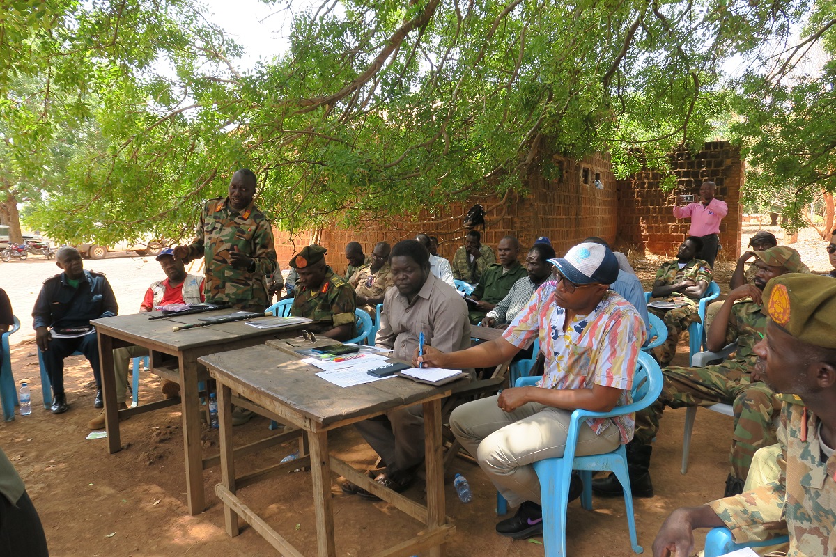 #PeaceBegins🕊️ when rule of law is upheld⚖️ & human rights are respected! Those are unanimous outcomes from an #UNMISS -facilitated engagement where senior South Sudanese🇸🇸 uniformed personnel pledged to boost justice in Wau. More 👉🏾bit.ly/3yhm4Ql #A4P
