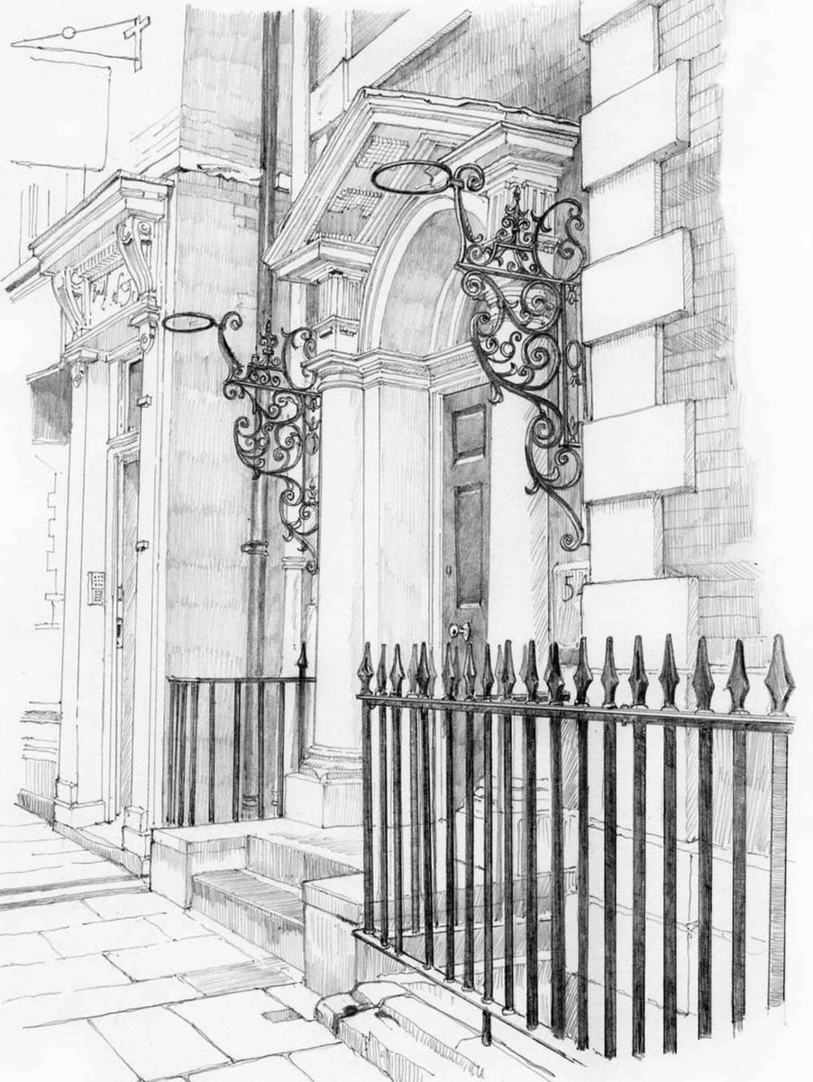 Seven candles for the birthday cake of this drawing of Garforth House, 54 Micklegate, York today. Getting the brackets for lamps right was a real challenge. 

@Serlianna @Davidjsalter #pencil #drawing