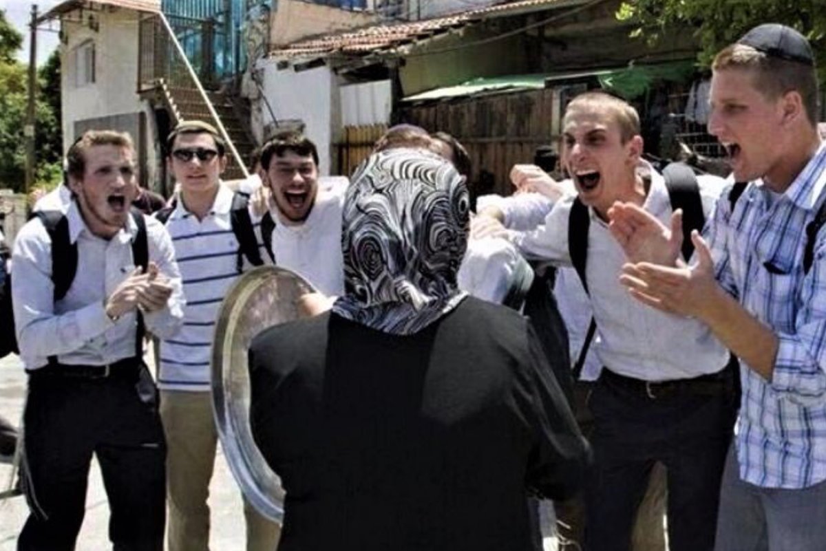 1940 Nazis humiliating a jew 2024 Settlers making fun of a Palestinian woman after the occupation authorities forced her out of her home in the Sheikh Jarrah neighborhood in Jerusalem.