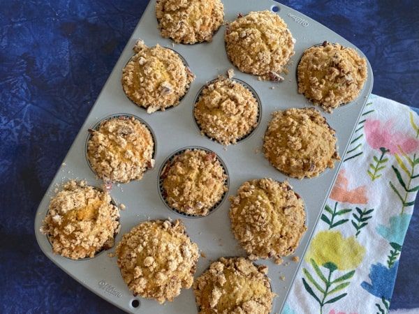 Gluten-Free Banana Streusel Muffins with Flaxseed because we can't have too many delicious banana muffins! @apriljharris says we can leave the streusel topping off if we like but hey, that's crazy talk to streusel lovers! 😆 The nuts are optional though. buff.ly/3LtMHq9