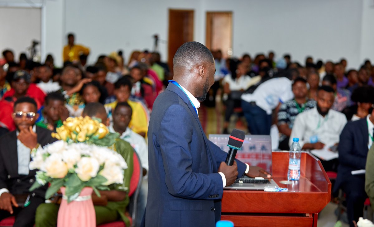 FelixFomengia's tweet image. 1/3 A great honour to speak at the LionTech Expo Conference on #Cybersecurity Awareness for Women. 

Delighted to share on the topic “Cybersecurity awareness for women in the digital world”.