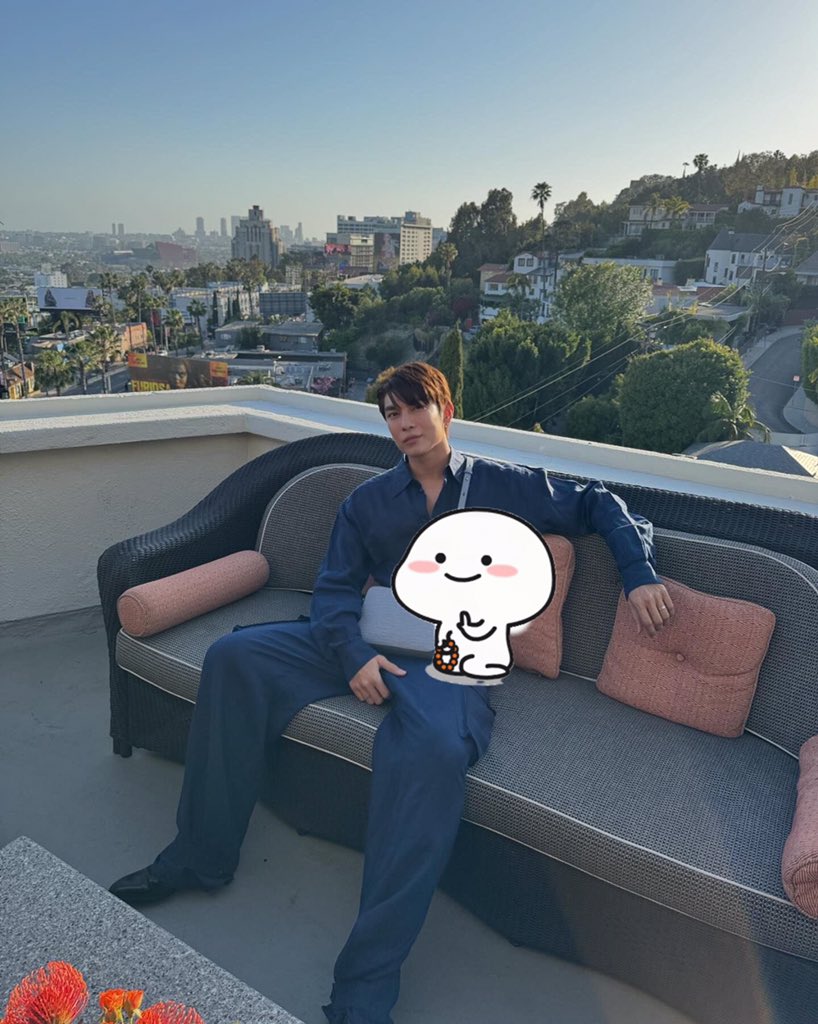 MEW and ME in LA 😘🤭

#LetsWrite our memory together 
👉🏼👈🏼
#MewMontblancInLA 
#MewSuppasit 
#มิวศุภศิษฏ์ 
@MSuppasit 
@montblanc_world