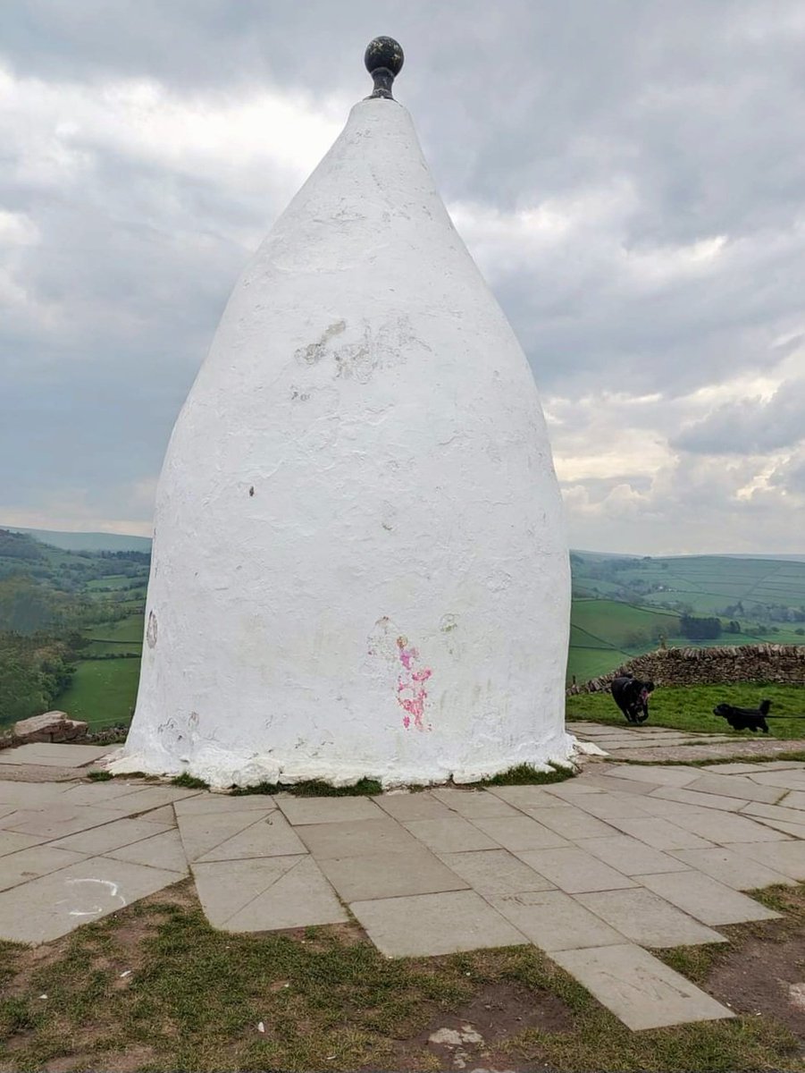 The 18ft hill-top folly White Nancy (cone shaped with finial) was built c1817 by local John Gaskell jr to commemorate the victory at the Battle of Waterloo. It was allegedly named after the horse that had transported the sandstone used to build it. #Bollington 📷NDjafri 😊
