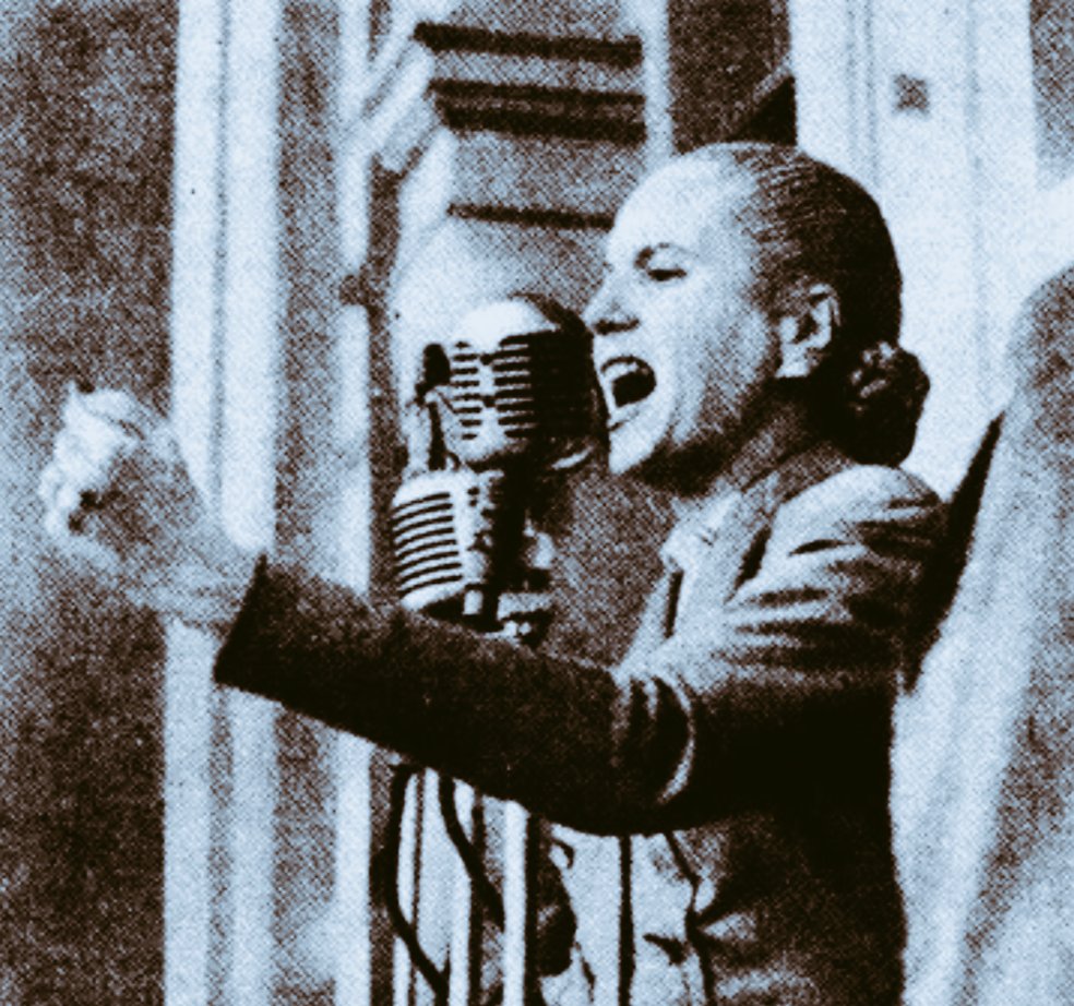 "Pongo junto al alma de mi pueblo, mi propia alma" Eva Duarte de Perón
En su 105 aniversario de natalicio, la recordamos como un faro, que nos guía...