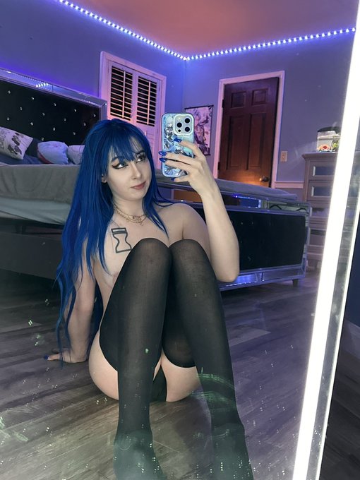 FCK IT sending anime nudies to anyone that says &ldquo;hi&rdquo; https://t.co/9GAI4Hf6ka