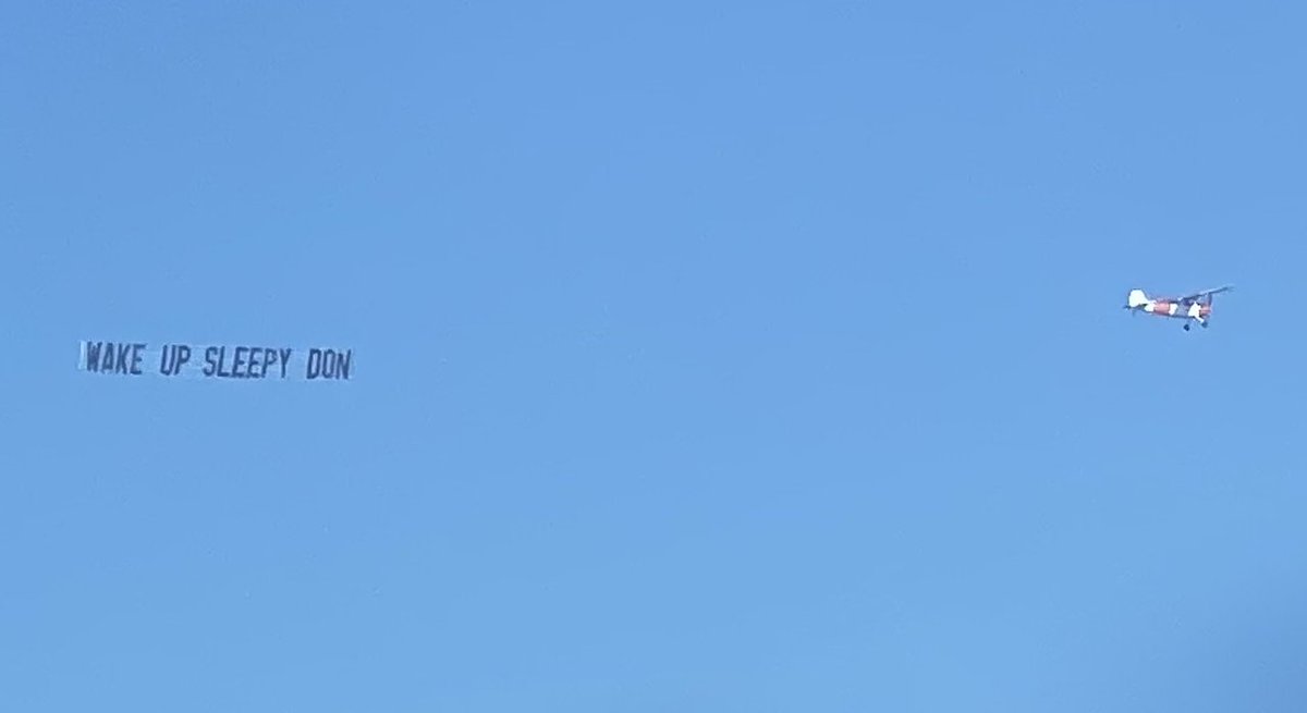 Just flew by my window in Manhattan - a plane with the message 'WAKE UP SLEEPY DON.' 🤣🤣🤣 #TrumpTrial