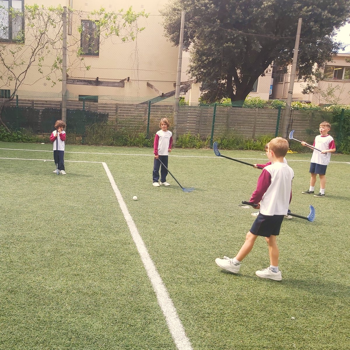 🏑Year 3 & 4 are mastering hockey skills! 🌟 It's more than goals – it's hand-eye coordination, agility, & tactical thinking. By controlling the ball, they're sharpening both body & mind. 💪 #HockeySkills #wherelearningcomesalive🏑