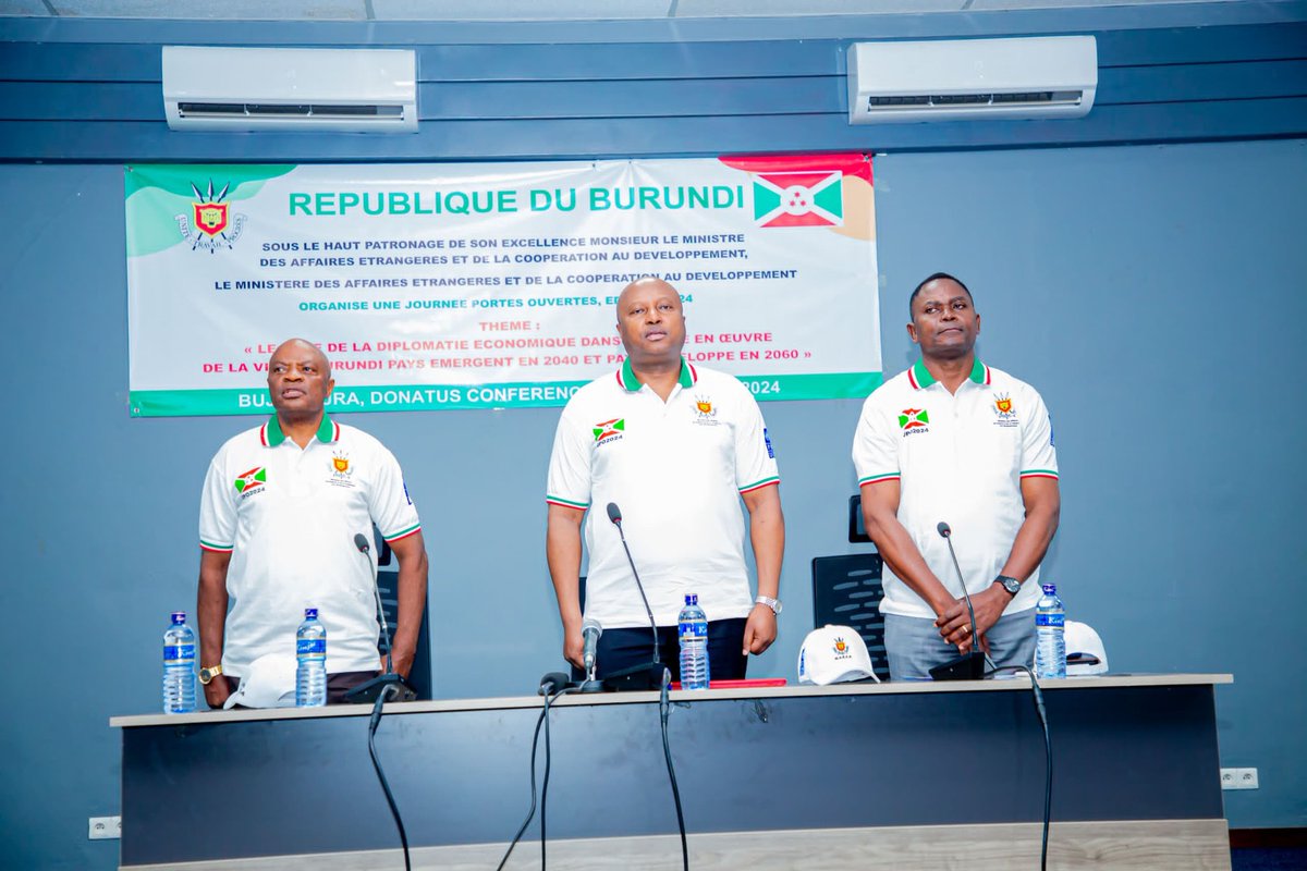 #Burundi Le @MAEBurundi a organisé ce Mardi @MairieBuja la 6ème édition de la journée portes ouvertes sous le thème 'le rôle de la diplômatie économique dans la mise en oeuvre de la vision Burundi pays emergent en 2040 et pays developpé en 2060'.