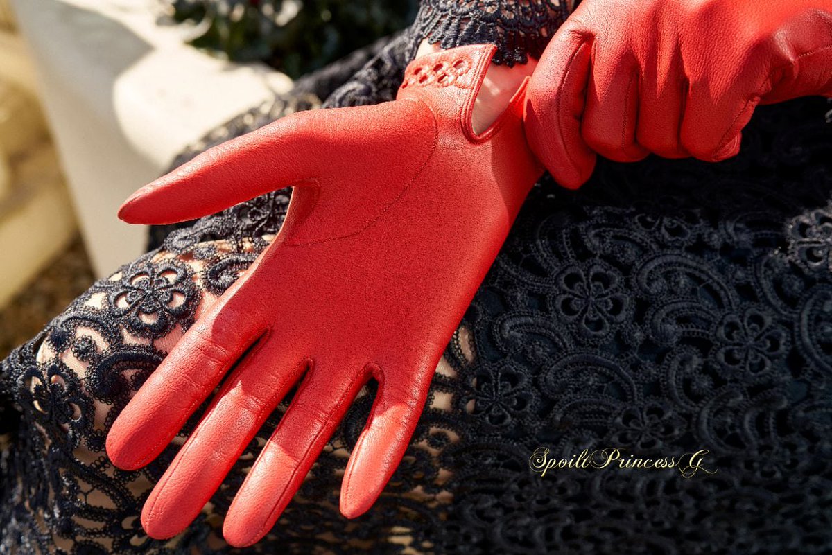 #leathergloves #kidleathergloves #vintagegloves #redleathergloves
