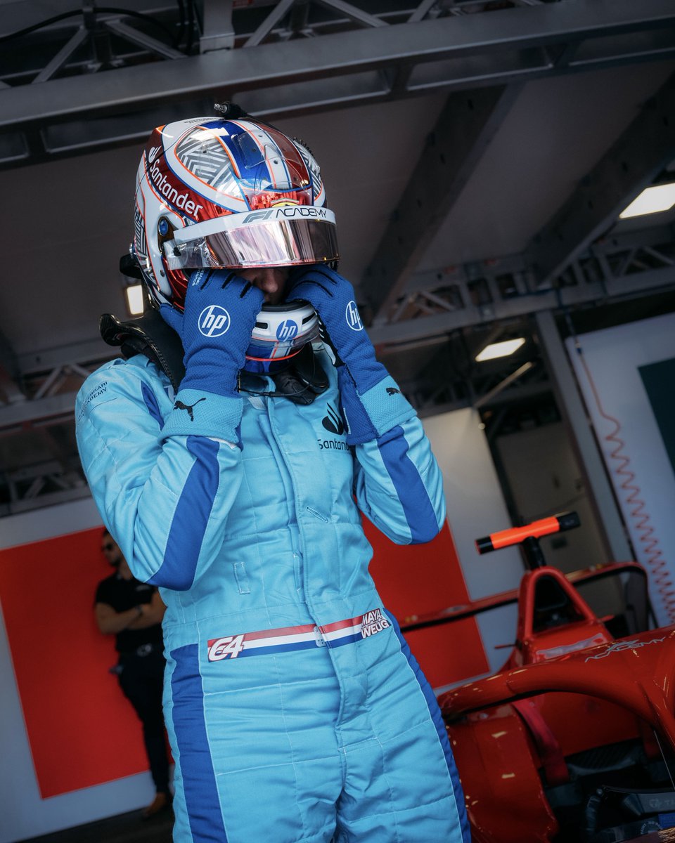 Maya was sporting Ferrari r̶e̶d̶ blue in Miami 🩵 @WeugMaya joined her teammates from the Scuderia, Charles and Carlos, in the special suit to pay homage to their history ⭐️ #F1Academy #MiamiGP