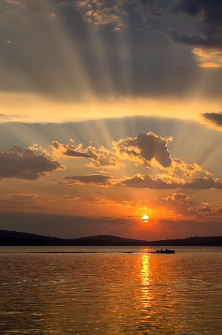 “Be someone who spreads warmth. Your journey might not be the same as someone else’s. But you can still encourage each other. We’re all just human, working through our own stories, trying to find the light. So why not shine the light on each other. Good morning, beautiful souls.”