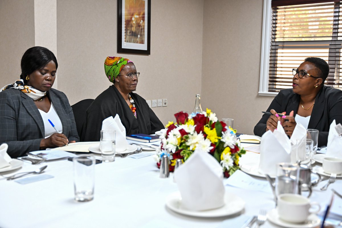 . @vanyaradzayi & @annamutavati holding discussions with @CSAishaJumwa, @PSAnneWangombe, & gender actors on: 1️⃣Ongoing #genderequality & #womenempowerment programs 2⃣Readiness of Gov. of 🇰🇪 on the Beijing @30 celebrations 3⃣Existing @UN_Women partnerships accelerating #SDG5 etc.