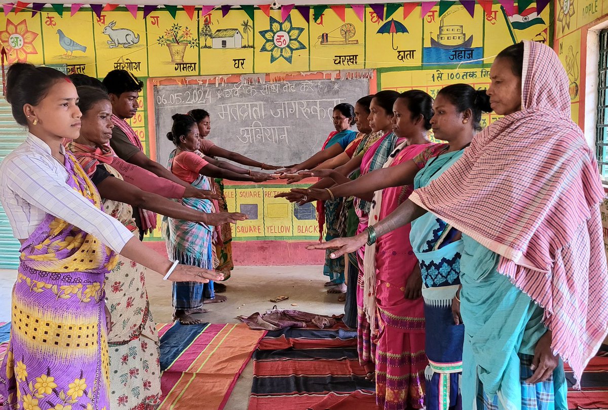 UPSKURKUTIANK's tweet photo. UPS KURKUTIYA NANDANKOP CRC KMS NONIHAT, 
Block RAMGARH, 
DIST DUMKA,JHARKHAND 
मतदाता जागरूकता अभियान
#MaiBhiElectionAmbassador 
#मतदाता_शपथ_अभियान 
#chunavkaparv
#DeshKaGarv
#MaiBhiElectionAmbassador
@DCDumka
 @ceojharkhand
@ECISVEEP
@JepcJharkhand
@BrcRamgarh32353
@SmSuniljee1 https://t.co/AGqvv34Mti