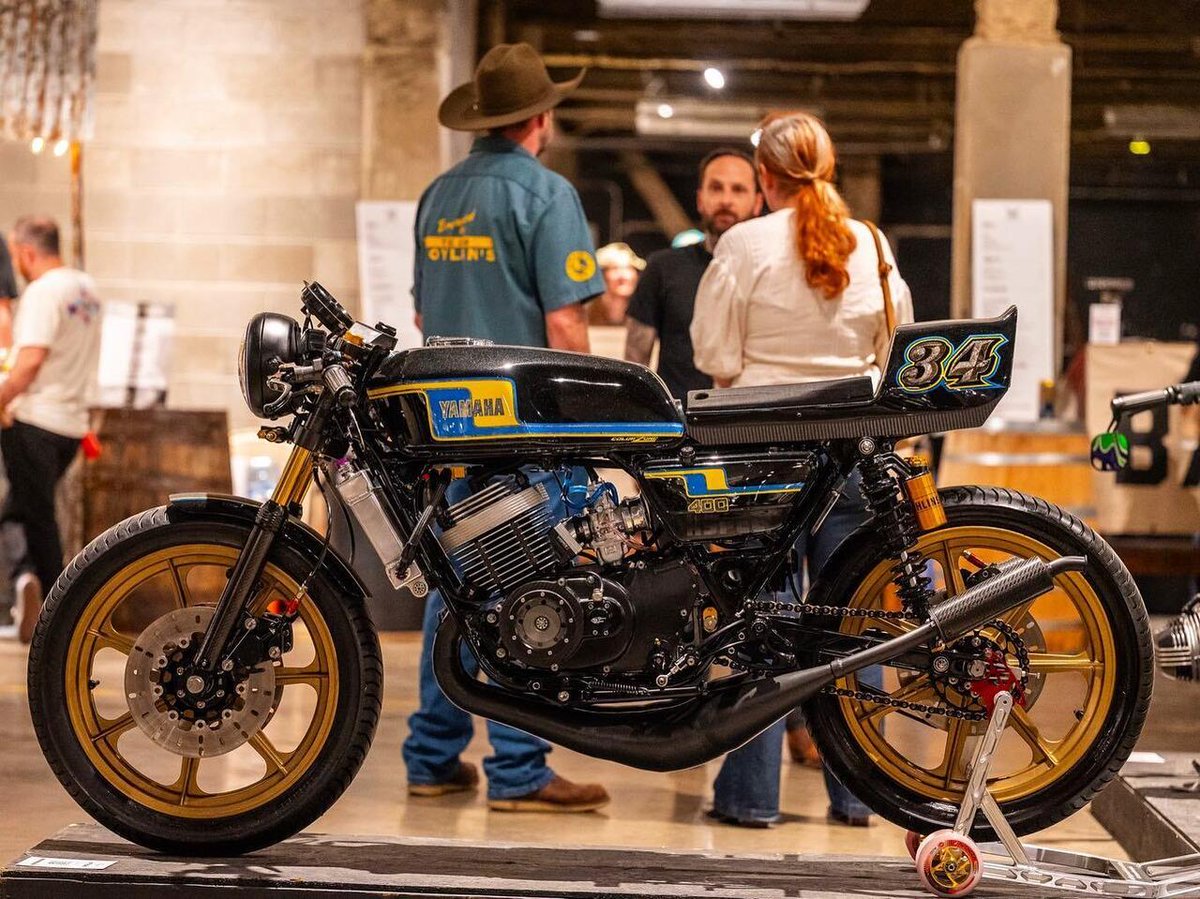 A-SPEC: Liquid-cooled (!!) Yamaha RD400 café racer from superbike racer and builder Armen Manougian (@aspecrd400) — a 70s racebike and canyon-carver originally owned by John Lau of Yoshimura and raced by Windell Phillips of Lockhart-Phillips! After sit… instagr.am/p/C6qwgCAudbP/